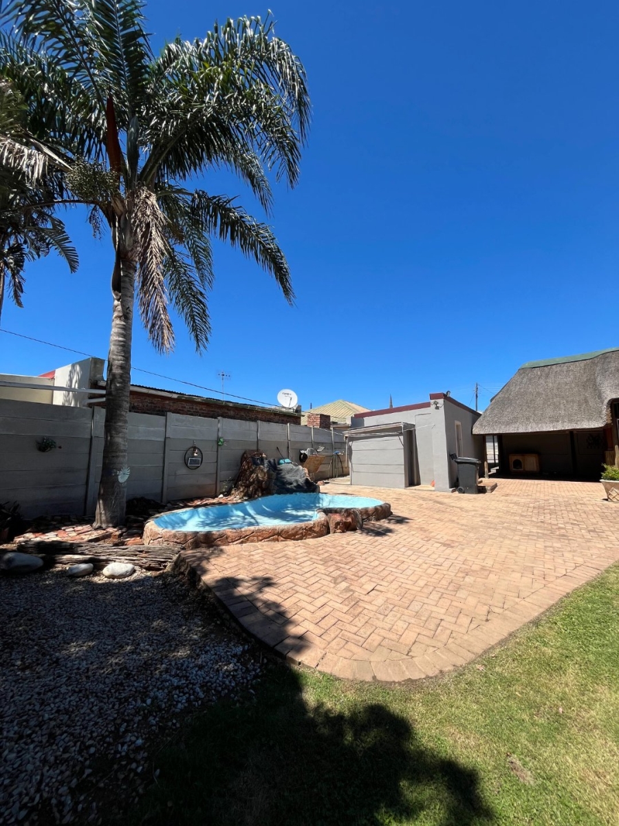 3 Bedroom Property for Sale in Bothasrus Eastern Cape